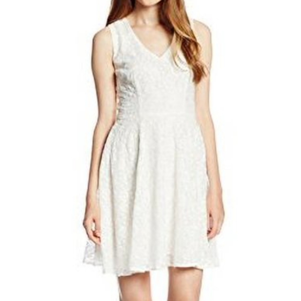 NEW White Dress Flirty Fit Flowy Crepe Overlay Sleeveless Skater BB Dakota sz 8 - Picture 6 of 11